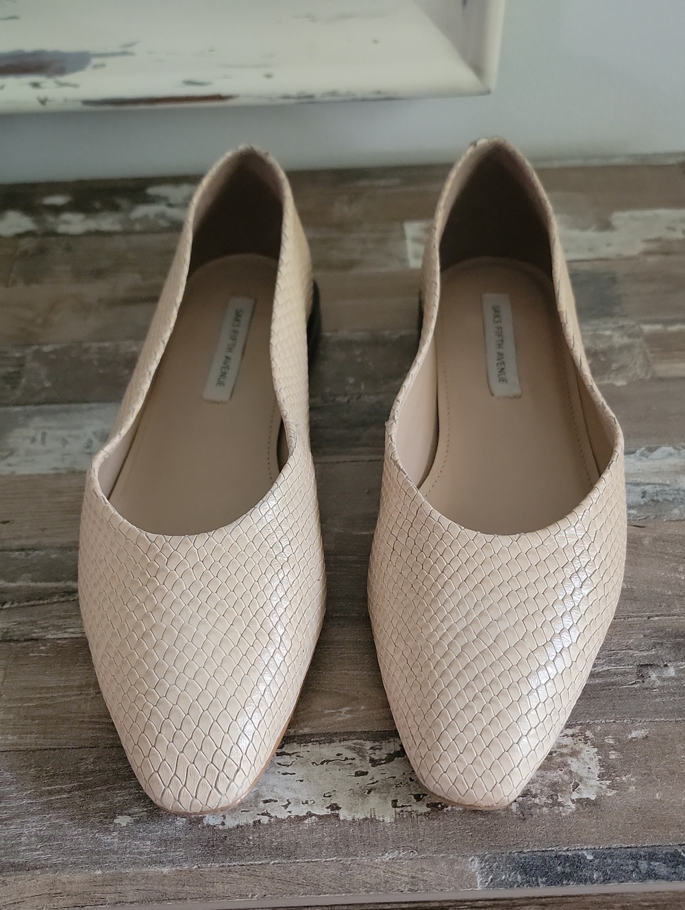 Saks Fifth Avenue Beige/Nude Textured Pointed Flats